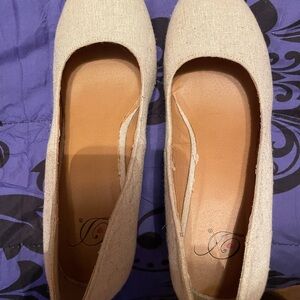 Elegant Cream Women's Flats